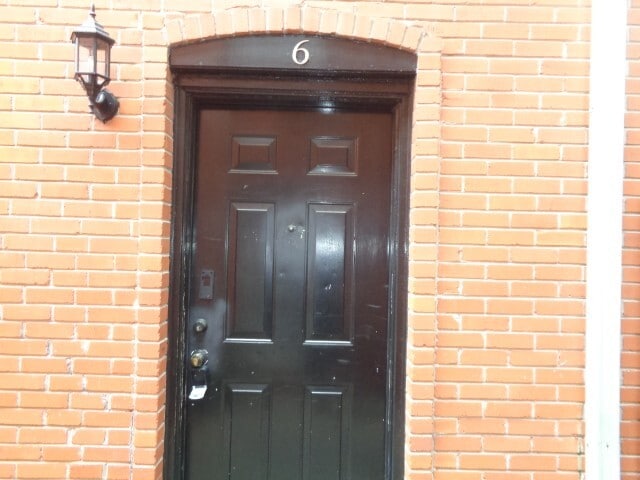 Building Photo - 2225 Mimosa Dr