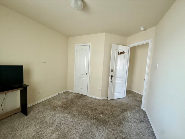 Building Photo - 4703 S Richwood Dr