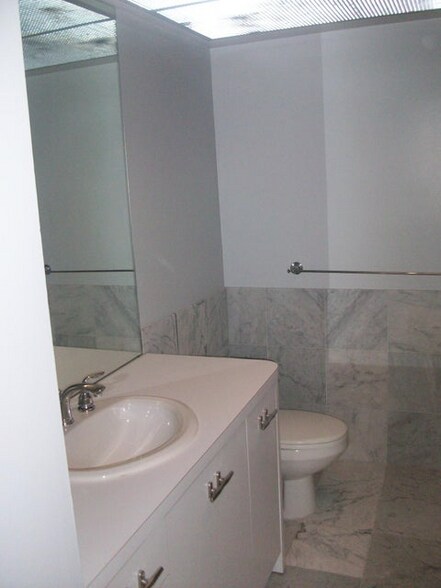 Building Photo - 1527 S Flagler Dr