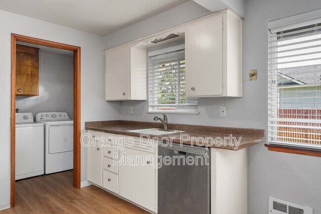 Building Photo - 712 127th St S