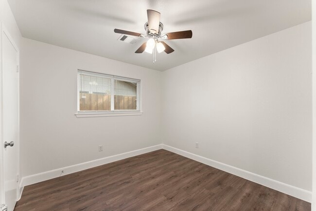 Building Photo - 4135 Hill Oak Dr