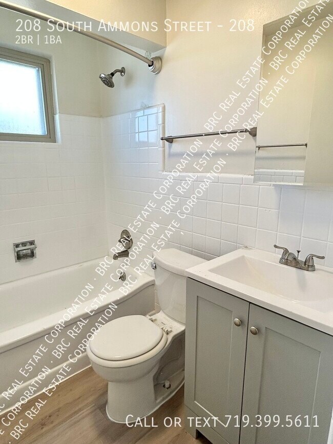 Building Photo - 208 S Ammons St