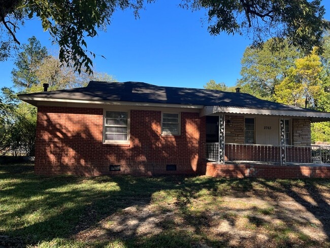 Building Photo - 4 Bedroom / 2 Bathroom Home for Rent in Co...