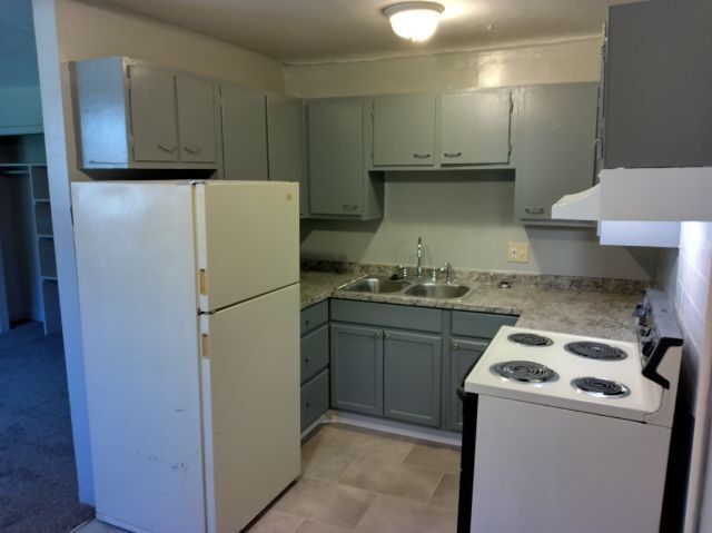 Building Photo - 1994 Elmira St