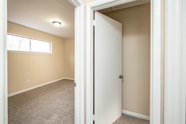 Building Photo - 3945 Starboard Rd