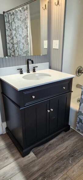 Building Photo - 420 N Main St