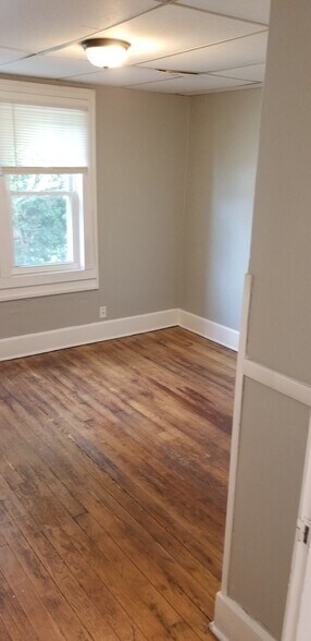 Building Photo - 261 N PERSHING AVE