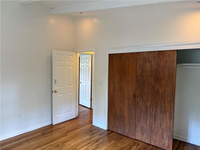 Building Photo - 3544 Raymond Dr