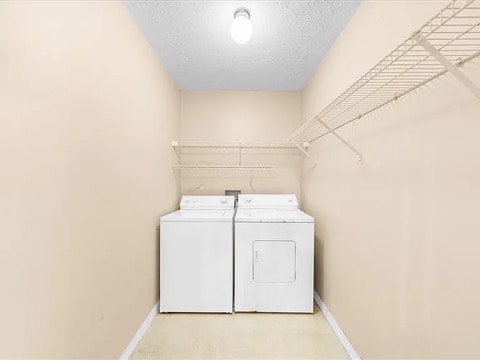 Building Photo - 5660 Mercedes Dr