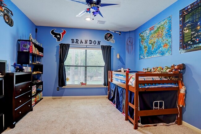 Building Photo - 1611 Lynnview Dr