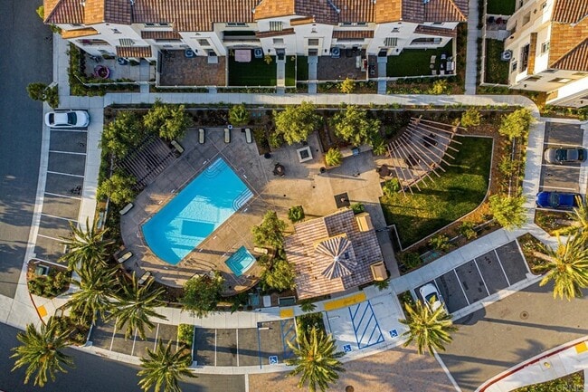 Building Photo - 1585 San Alfonso
