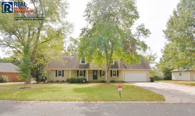 Building Photo - Amazing 4 bd 3 bath home! Fenced in yard, Attached garage and Bonus room, washer and dryer included!