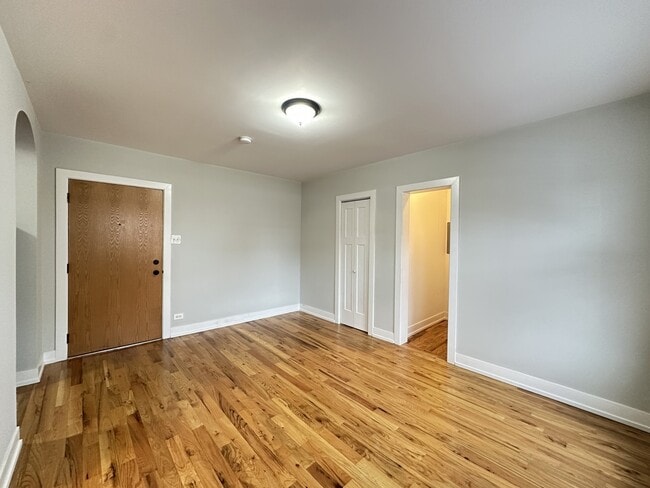 Building Photo - 555 W Arlington