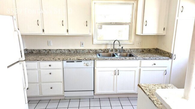 Building Photo - 8539 Fontana St