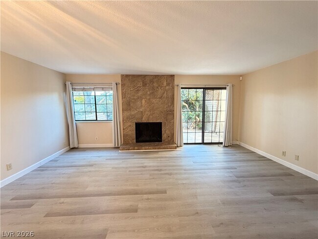 Building Photo - 3267 Dawnflower St