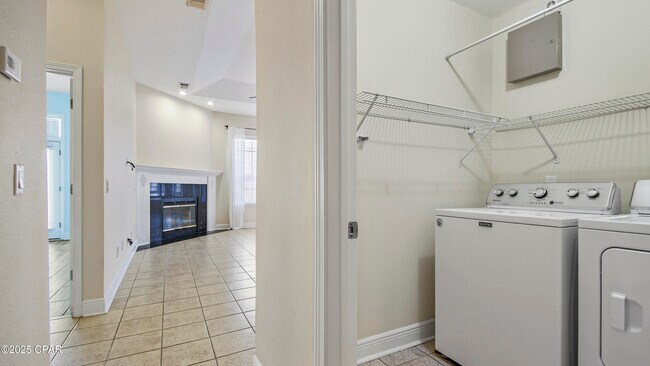 Building Photo - 139 Bonaire Dr
