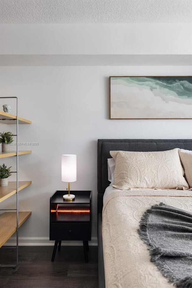 Building Photo - 1200 Brickell Bay Dr