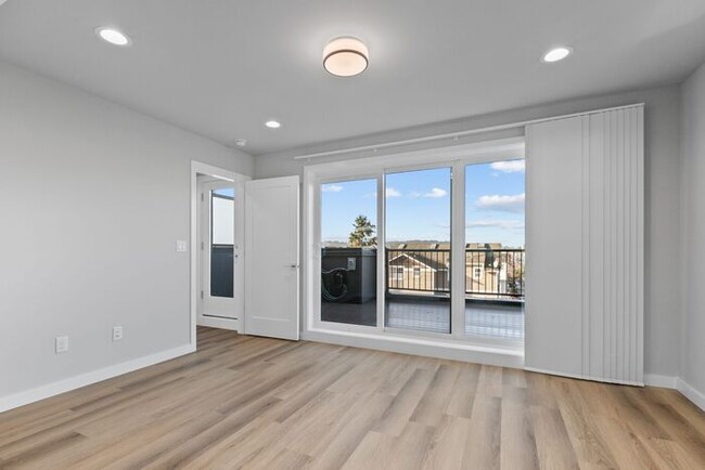 Building Photo - Stunning Brand-New Ballard Townhome with A...