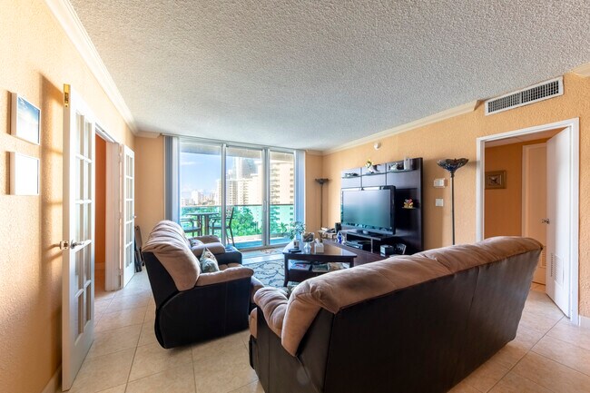Building Photo - 4001 S Ocean Dr