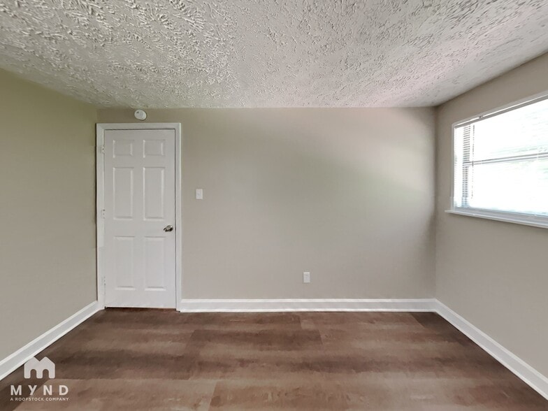 Building Photo - 809 Brian Ln