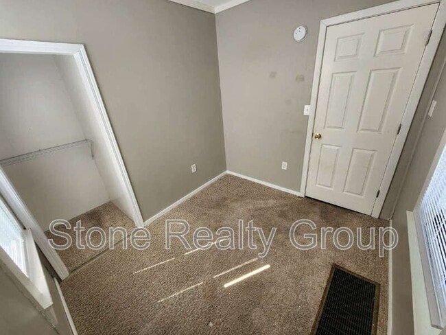 Building Photo - 1435 3rd Ave