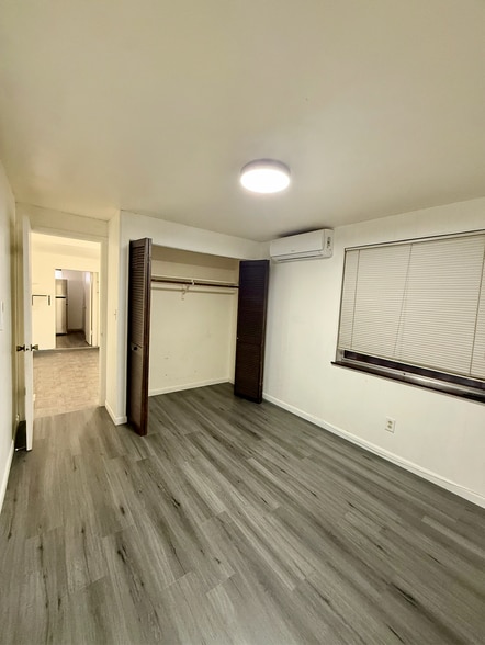 Building Photo - 6860 N Waterway Dr