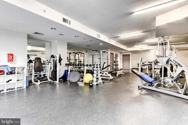 Building Photo - 400 Massachusetts Ave NW