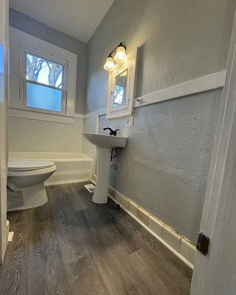 Building Photo - 2514 Poplar St