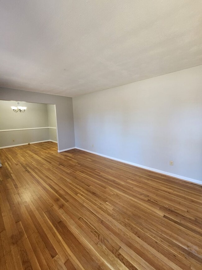 Building Photo - Spacious 3-Bedroom Brick Home with Two Living Areas & Fenced Backyard!