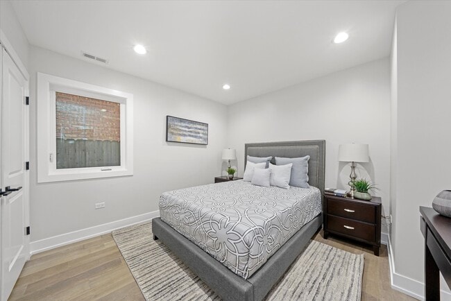 Building Photo - 4222 N Bernard St