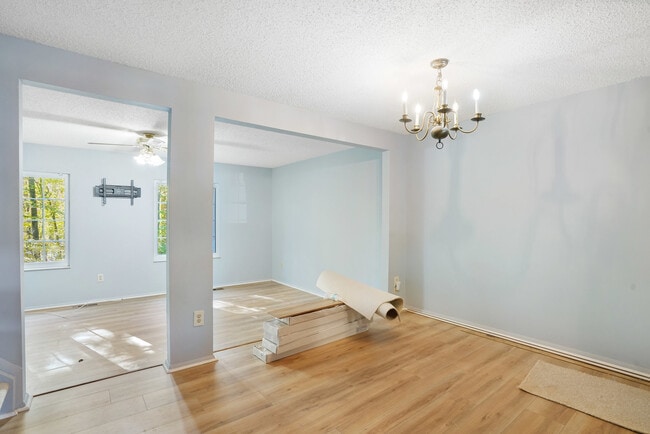 Building Photo - 8653 Bent Arrow Ct