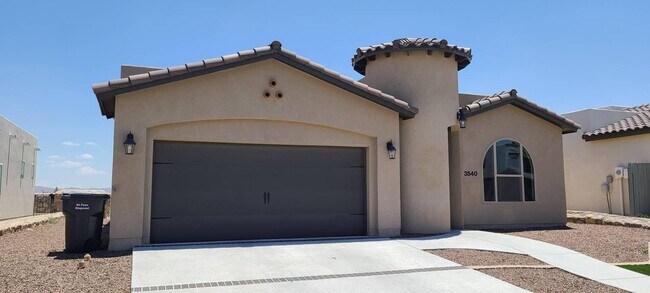 Building Photo - 3540 Essence St