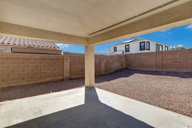 Building Photo - 740 E Mule Train Trail