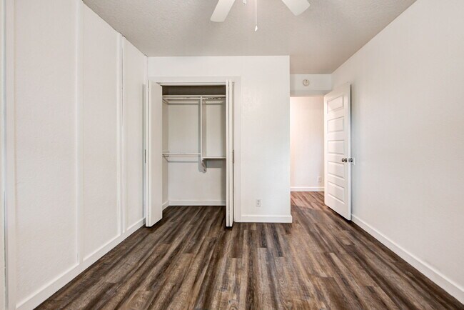 Building Photo - 903 S Berry Rd