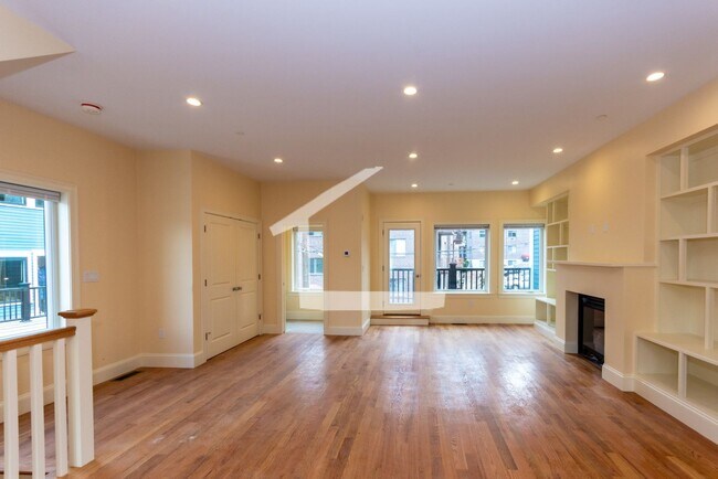 Building Photo - 118 Tremont St