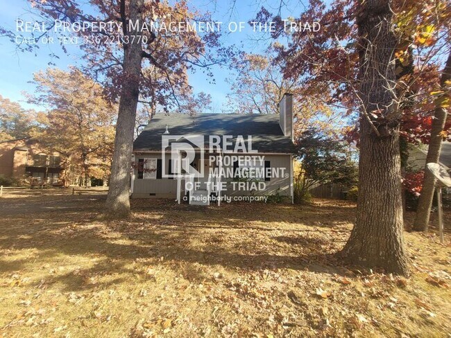 Building Photo - 1349 Brookwood Dr