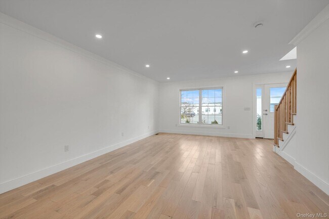 Building Photo - One Manhasset Ave