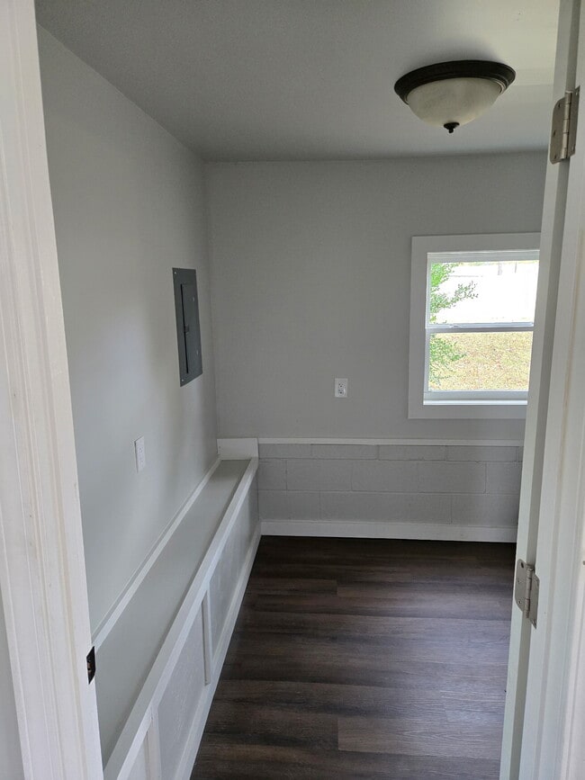 Building Photo - 7356 Old Cox Pike