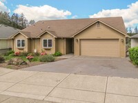 Building Photo - ** Beautiful Spacious 4 Bedroom 3 Bath Hom...