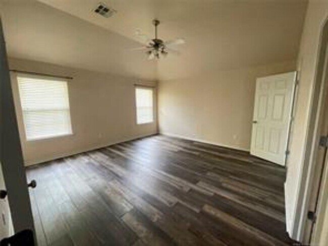 Building Photo - WOODCREEK ADDITION | PRIME LOCATION NEAR OU