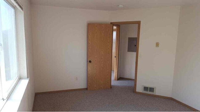 Building Photo - 53 Appleway Dr