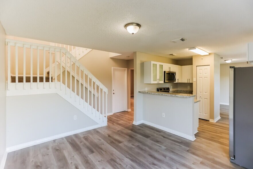 Building Photo - 15321 SW 46th Ct