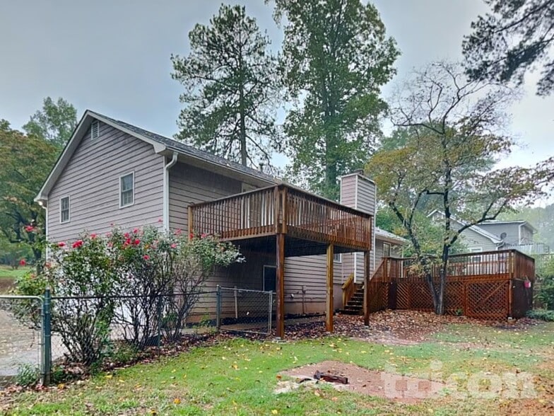 Building Photo - 145 Victoria Station