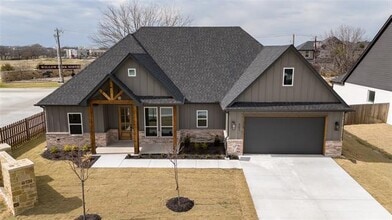 Building Photo - 201 Belmont Dr