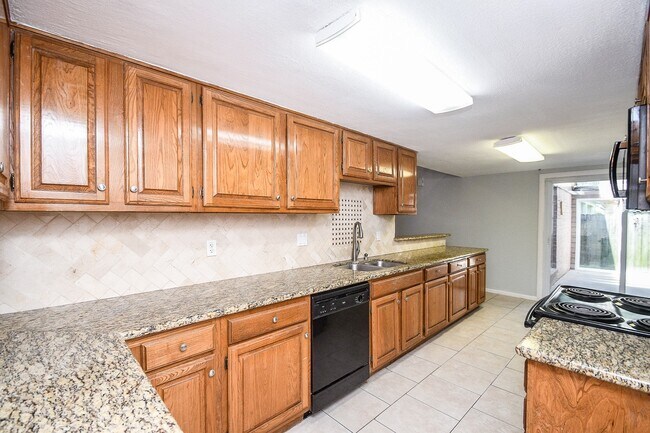 Building Photo - 2430 Long Reach Dr