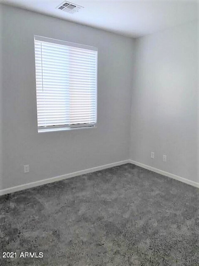 Building Photo - Rare 5-Bedroom Rental with Designer Kitchen and Community Pool