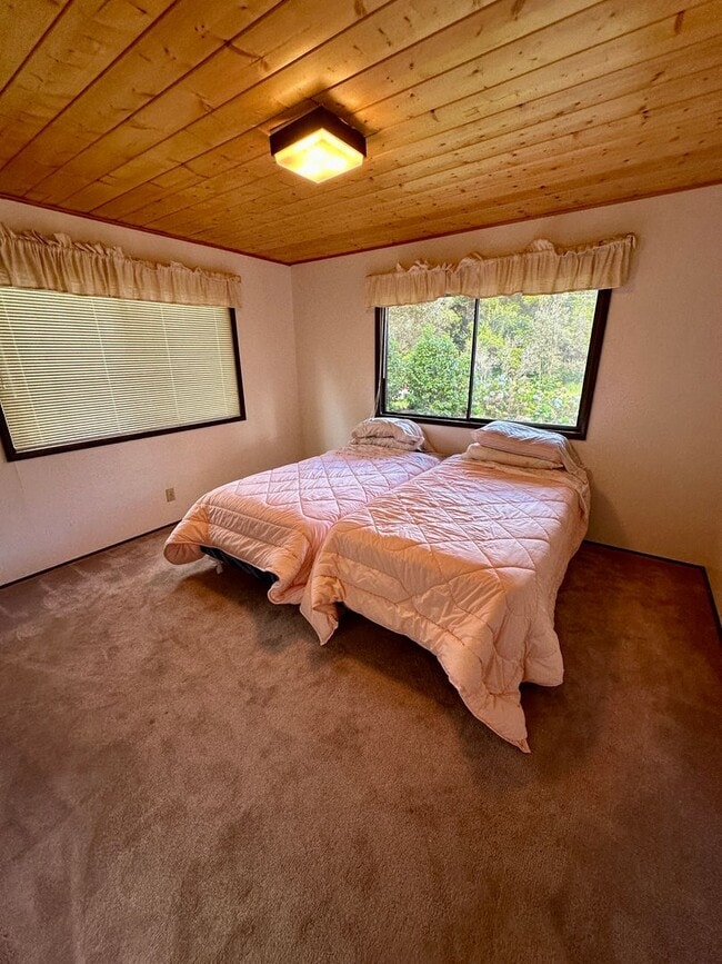 Building Photo - Volcano Golf Course - 3 Bedroom Home