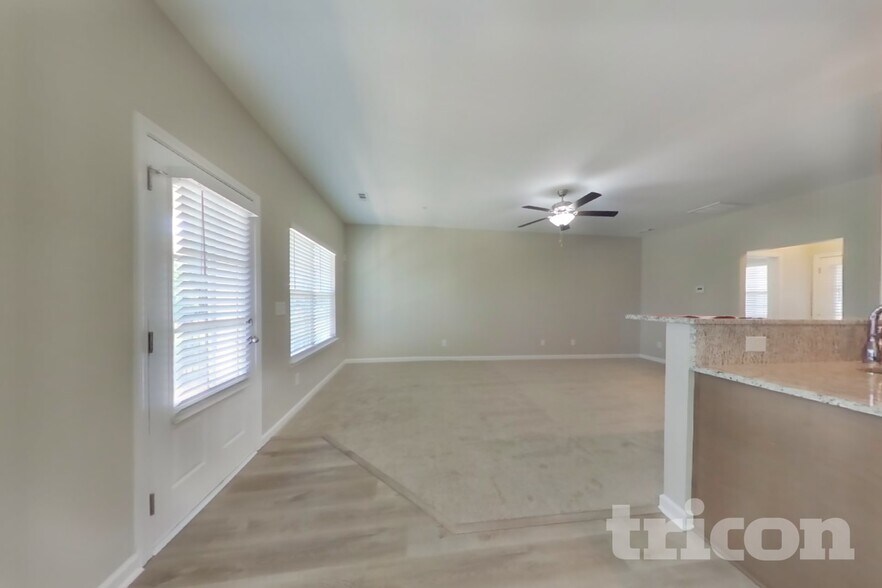 Building Photo - 324 Kinsale Dr
