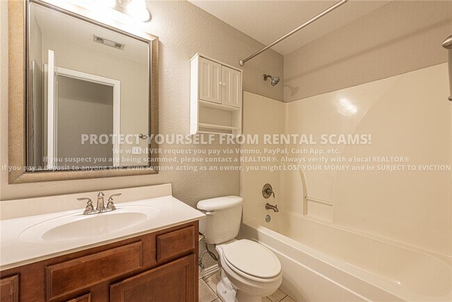 Building Photo - 1137 S Holland Dr