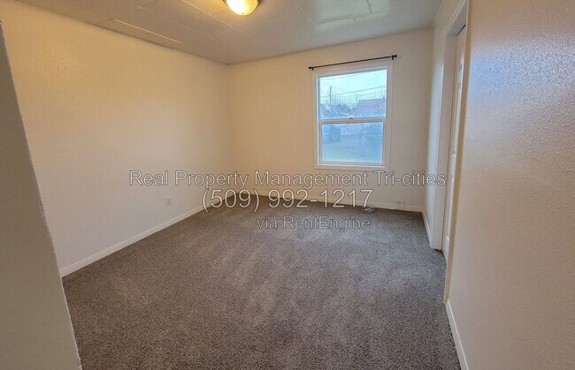 Building Photo - 728 W Bonneville St